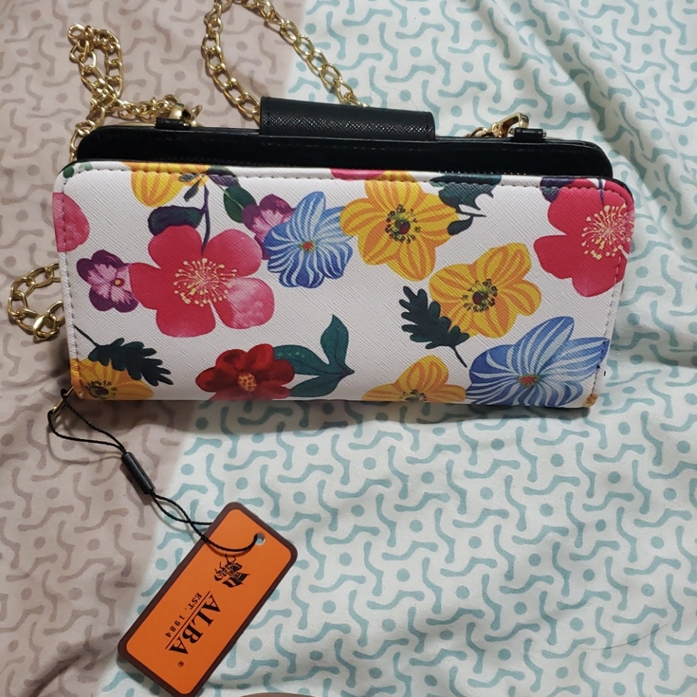 Alba Crossbody Wallet - Picture 4 of 6